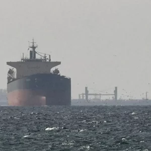 হরমুজে সচল ইরানের টোল বুথ, পার হলো ৪ জ্বালানি তেলের জাহাজ