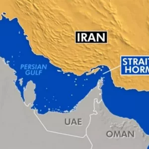 হরমুজ প্রণালি কার্যত অবরুদ্ধ, ঝুঁকিতে বিশ্ব অর্থনীতি