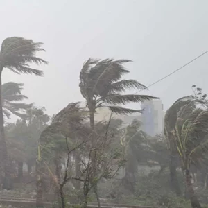 সিলেটে ঝোড়ো হাওয়াসহ বৃষ্টির সতর্কতা, ৯ জেলায় তাপপ্রবাহ অব্যাহত