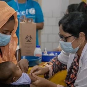 জ্বর বা অসুস্থ শিশুদের আপাতত হাম-রুবেলার টিকা না দেওয়ার পরামর্শ