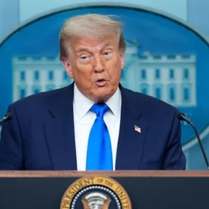 দেশীয় খাতে বরাদ্দ কমিয়ে সামরিক ব্যয়ে রেকর্ড বাজেট প্রস্তাব ট্রাম্পের