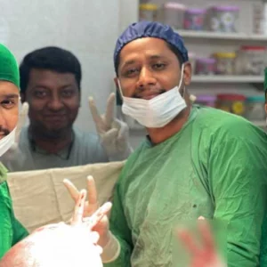 অস্ত্রোপচারে নারীর পেটে পাওয়া গেলো আট কেজির টিউমার