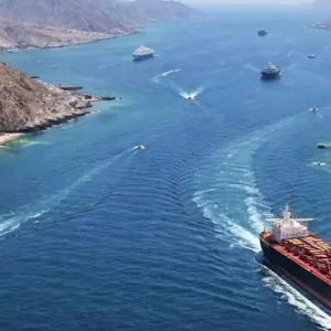 হরমুজ প্রণালিতে ‘জরুরি পণ্য’ বহনকারী জাহাজ চলাচলের অনুমতি দেবে ইরান