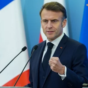 যুক্তরাষ্ট্র-চীনের বলয় থেকে বেরিয়ে ‘তৃতীয় শক্তি’ গঠনের আহ্বান ম্যাখোঁর