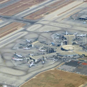 ইসরায়েলের বেন গুরিয়ন বিমানবন্দরে রাসায়নিক সতর্কতা, সরানো হলো কর্মীদের