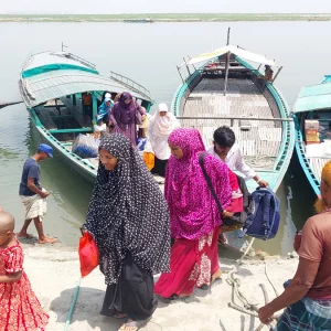জ্বালানি তেলের সঙ্কটে স্থবির যমুনা চরের নৌ-চলাচল, বিপাকে মৎস্যজীবীরাও