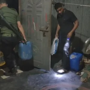 বসতবাড়িতে মিললো মজুত করা পেট্রোল, মালিক পলাতক