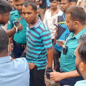 রাজশাহীতে ভুয়া পুলিশ পরিচয়ে জ্বালানি তেল নেওয়ার চেষ্টা, যুবকের জরিমানা