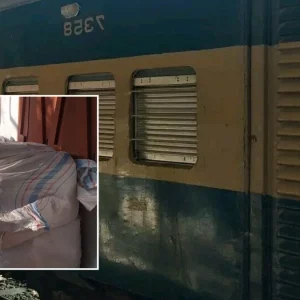 ব্রাহ্মণবাড়িয়ায় ট্রেনের বগিতে মিললো অর্ধকোটি টাকার ভারতীয় শাড়ি
