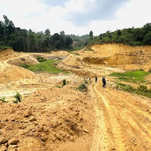 মাটি খেকোদের থাবায় একের পর এক পাহাড় সাবাড়