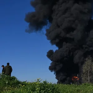 একযোগে তিন দেশে ইরানের অতর্কিত হামলা 