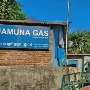 এলপিজি সিলিন্ডারের দাম বেশি নেওয়ায় ব্যবসায়ীকে জরিমানা