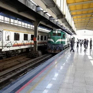 ইরানিদের ‘জরুরি সতর্কবার্তা’ দিয়ে ট্রেন থেকে দূরে থাকতে বলল ইসরায়েল