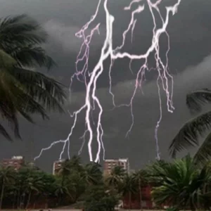 দেশের ৬ অঞ্চলে দমকা হাওয়াসহ বজ্রবৃষ্টির সতর্কতা