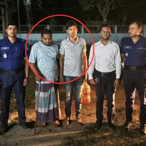 পেট্রোল মজুত করে অতিরিক্ত দামে বিক্রি, জামাই-শ্বশুরের কারাদণ্ড