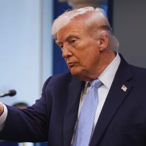 ট্রাম্পের দেওয়া সময়সীমা ঘনিয়ে আসছে, হাতে আছে কয়েক ঘণ্টা, কী হতে পারে