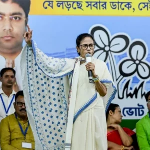 ‘পাকিস্তানের হুমকির জবাব দেওয়ার সাহস আপনার নেই’, মোদিকে পদত্যাগ করতে বললেন মমতা