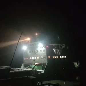 দৌলতদিয়া-পাটুরিয়া নৌরুটে ফেরি চলাচল বন্ধ