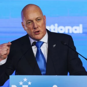 ইরানে ট্রাম্পের হামলা হুমকি ‘অপ্রয়োজনীয়’: নিউজিল্যান্ডের প্রধানমন্ত্রী