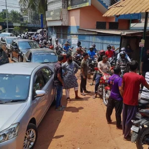 যশোরের পাম্পগুলোতে জরুরি সেবায় নিয়োজিতদের অগ্রাধিকারের নির্দেশ