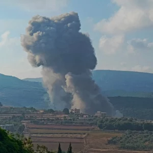 লেবাননে ১০ মিনিটে হিজবুল্লাহর ১০০টির বেশি ঘাঁটিতে হামলার দাবি ইসরায়েলের