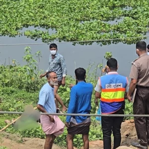 শীতলক্ষ্যায় ভেসে এলো যুবকের মরদেহ 