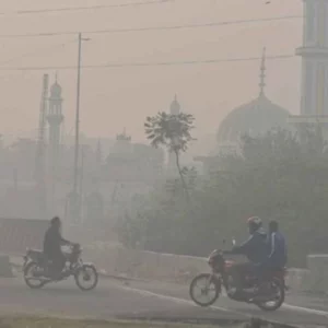 রাজধানীর বায়ুদূষণে আজও শীর্ষে পুরান ঢাকা