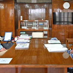 প্রধানমন্ত্রীর সঙ্গে সৌজন্য সাক্ষাৎ করলেন বিমান বাহিনী প্রধান