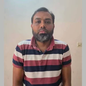 বিমানবন্দর থেকে সাবেক স্বরাষ্ট্রমন্ত্রীর ক্যাশিয়ার শাহীন গ্রেপ্তার