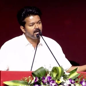 ‘রাজনৈতিক আক্রমণ’ নিয়ে মুখ খুললেন থালাপতি বিজয়