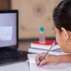 অনলাইন ক্লাসে ফিরছে পড়াশোনা, সতর্ক থাকতে হবে বাবা-মায়ের