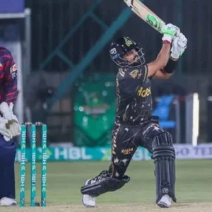 ঝড়ো ইনিংসে বিশ্বরেকর্ড গড়লেন বাবর আজম