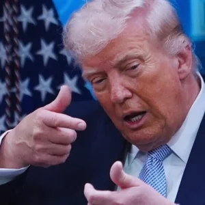 ইরান ‘প্রকৃত চুক্তি’ না মানলে ফের যুদ্ধের হুমকি দিলেন ট্রাম্প