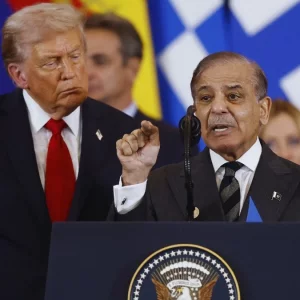 পদত্যাগের দাবি ওঠার পরেই কী তবে যুদ্ধবিরতিতে সম্মত হয়েছেন ট্রাম্প