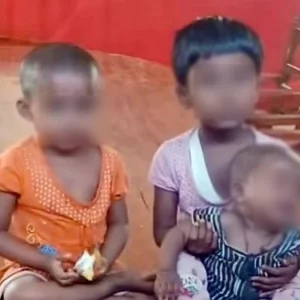 দেনার দায়ে শেষ সম্বলটুকু হারানোর পর তিন সন্তান রেখে উধাও মা