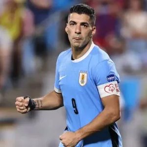 বিশ্বকাপে খেলতে অবসর ভেঙে জাতীয় দলে ফিরতে চান সুয়ারেজ