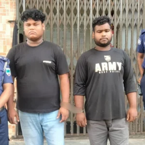 পেট্রোল পাম্পে লাইনে দাঁড়ানো নিয়ে মারামারি, দুজনের কারাদণ্ড