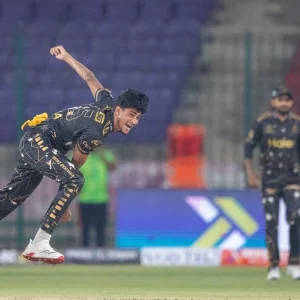 নাহিদ রানার গতিতে অসহায় করাচি, ১৫৯ রানে জিতল পেশোয়ার