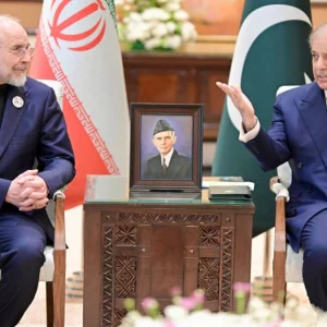 ইরানের সঙ্গে আলোচনায় আঞ্চলিক শান্তিতে গুরুত্ব শাহবাজ শরিফের