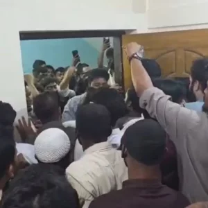 এনসিপির নতুন কার্যালয় উদ্বোধন অনুষ্ঠানে দুই পক্ষের মারামারি