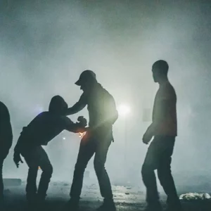 চট্টগ্রামে কিশোর গ্যাংয়ের পৃষ্ঠপোষকতায় ৬৪ বড় ভাই