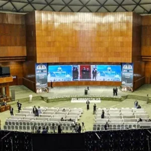 ইতিবাচক পরিবেশে অনুষ্ঠিত হচ্ছে ইরান-যুক্তরাষ্ট্রের প্রতিনিধিদের মধ্যে আলোচনা: আল–জাজিরা