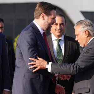 মাত্র এক বৈঠকেই সমাধান প্রত্যাশা বাস্তবসম্মত নয়: পাক-পররাষ্ট্রমন্ত্রী