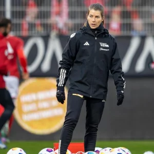 পুরুষ দলে নারী কোচকে নিয়োগ দিয়ে ইতিহাস গড়লো জার্মান ক্লাব