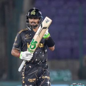 পিএসএলে প্রথম ব্যাটার হিসেবে ৪ হাজার রানের মাইলফলক বাবরের 