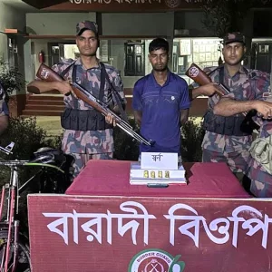 দর্শনা সীমান্তে প্রায় এক কোটি টাকার স্বর্ণসহ যুবক আটক