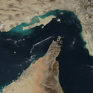 হরমুজে যুদ্ধজাহাজ মোতায়েনের দাবি যুক্তরাষ্ট্রের  