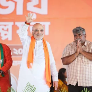 বিজেপি জিতলে অনুপ্রবেশকারীদের খুঁজে বের করে তাড়ানো হবে: অমিত শাহ