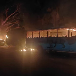 চট্টগ্রাম-কাপ্তাই সড়কে বাস-অটোরিক্সার সংঘর্ষে নিহত ১, ক্ষোভে বাসে আগুন