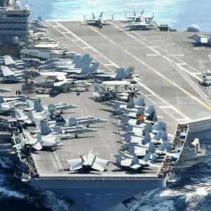 ইরানের উপকূল থেকে ২০০ কিমি দূরে মার্কিন বিমানবাহী রণতরি ও দুই যুদ্ধজাহাজ